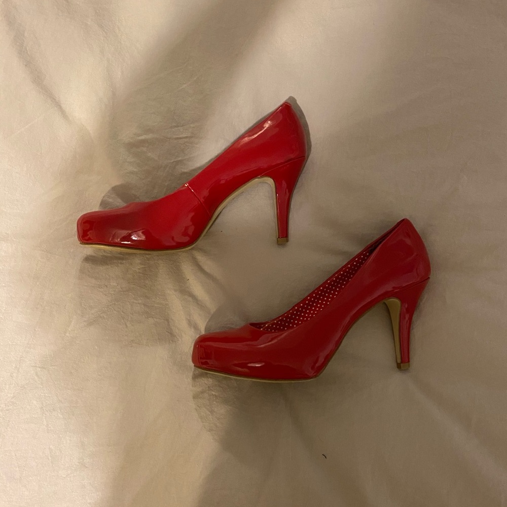 Red Steve Madden Pumps